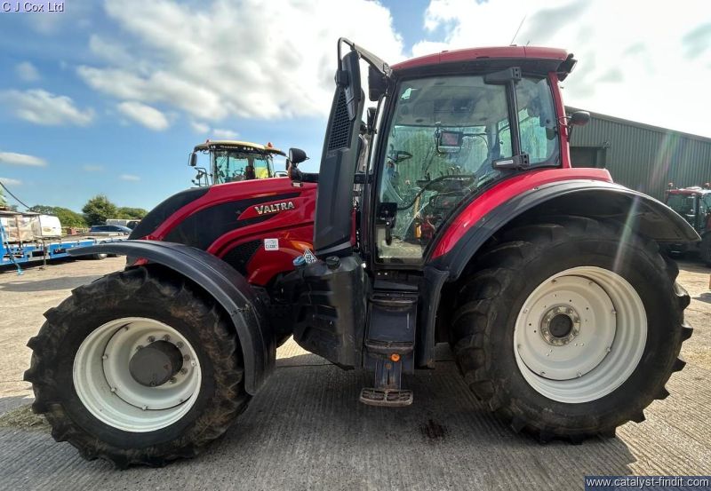 T174A TRACTOR